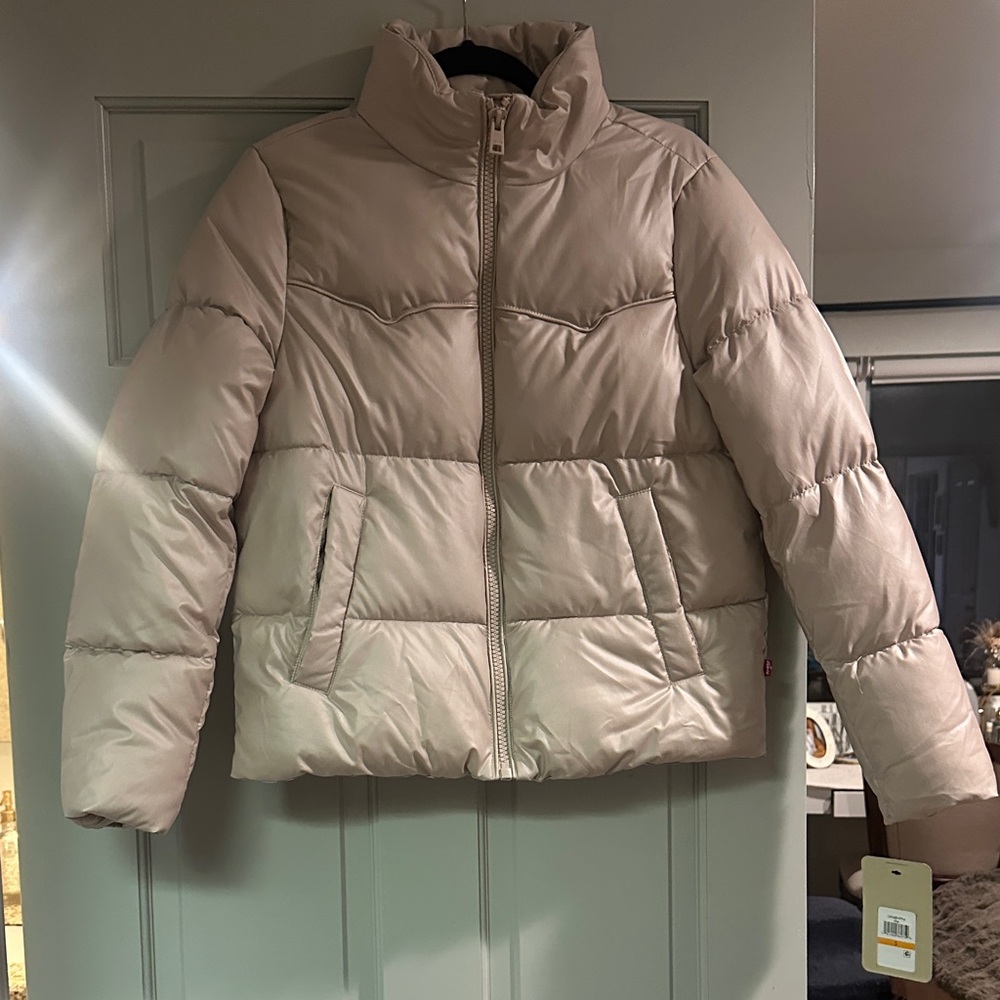Levi’s Women’s Cream Puffer Jacket